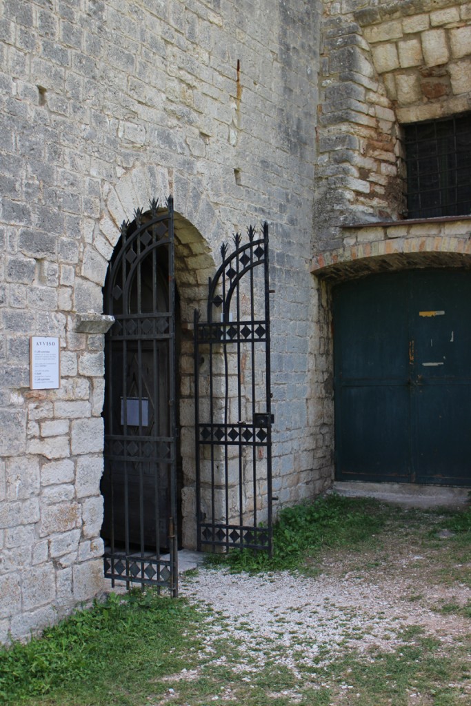 abbazia-sitria-vista-cancello-esterno