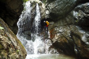 forra-del-rio-freddo-discesa-in-corda