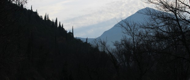 Monte Cucco visto da Perticano (dalla strada verso S. Emiliano in congiuntoli)